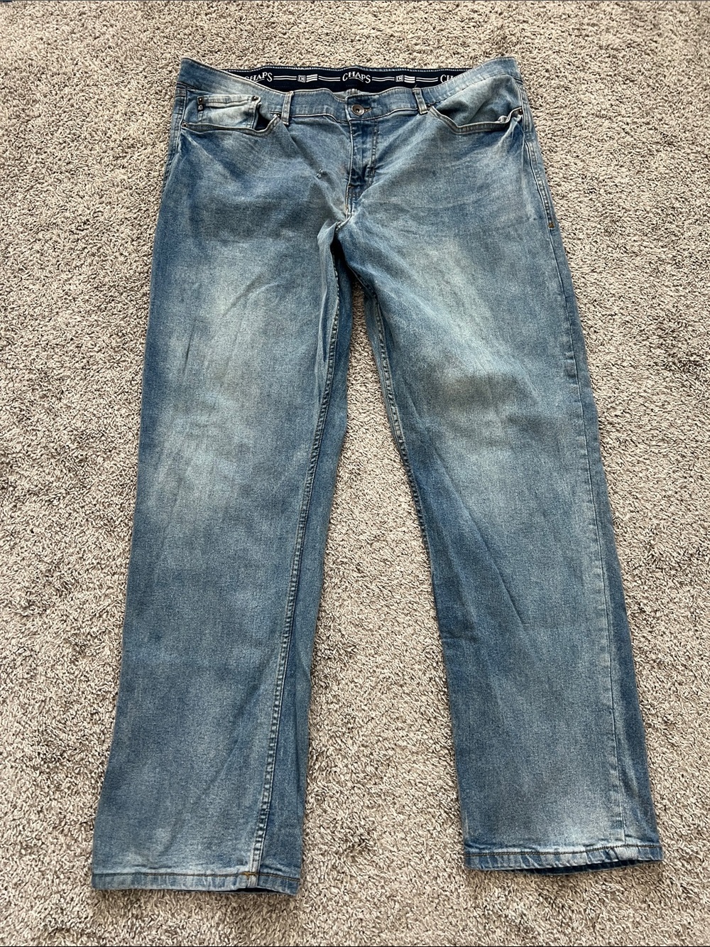 Chaps Men’s Faded Light Blue Regular Straight-Leg Stretch Jeans - Size 40x32